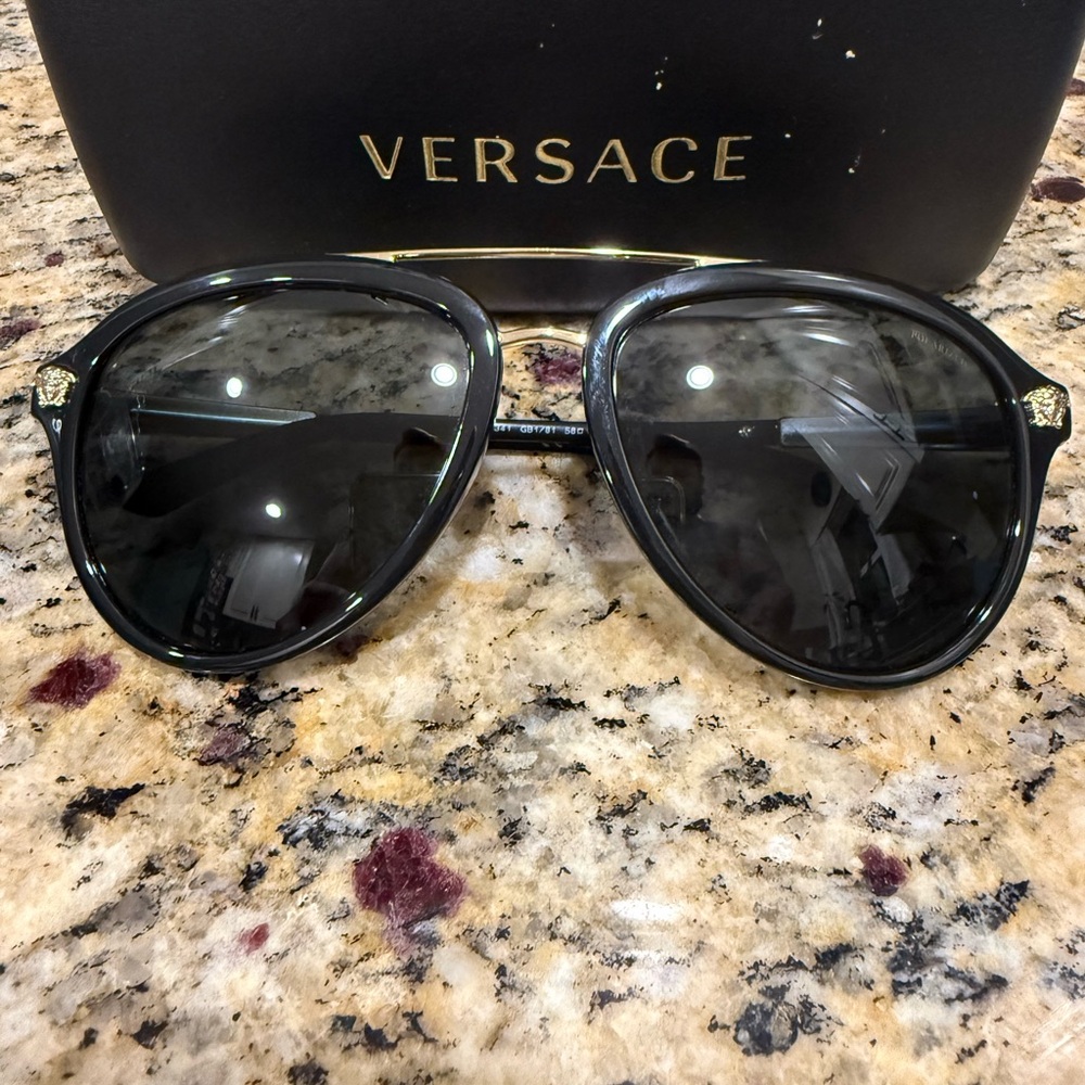 Versace Medusa Black Gold Aviator Round Sunglasses VE2199 Style w/ Case